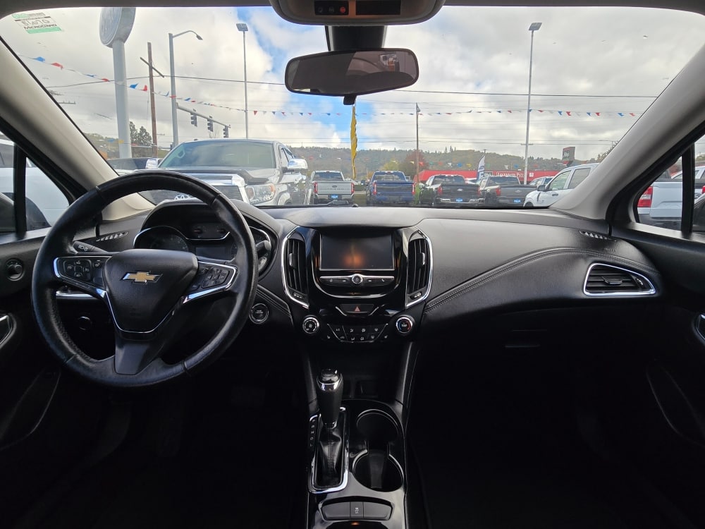 Thumbnail: 2017 Chevrolet Cruze - 11