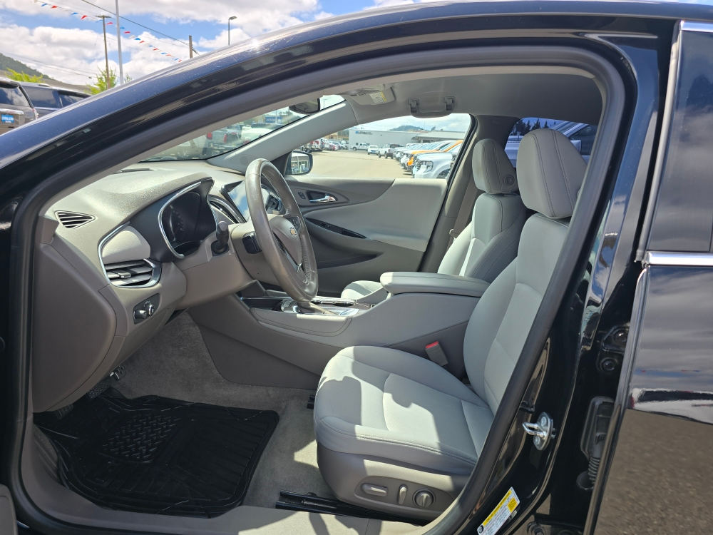 Thumbnail: 2016 Chevrolet Malibu - 8