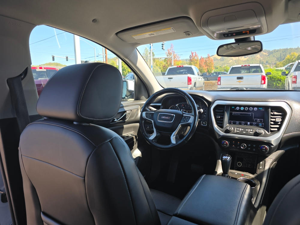 Thumbnail: 2017 GMC Acadia - 2