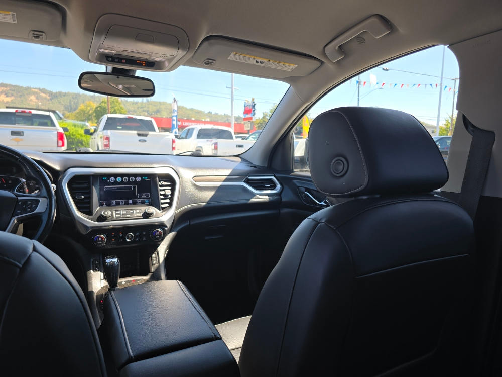 Thumbnail: 2017 GMC Acadia - 10