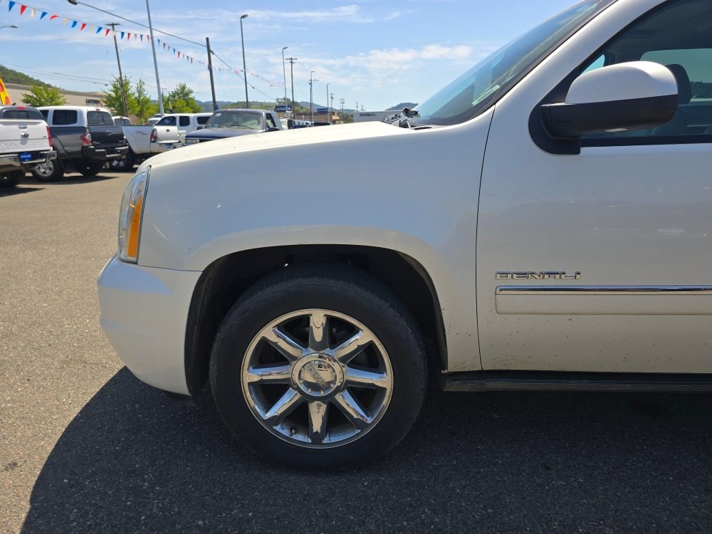 Thumbnail: 2014 GMC Yukon XL - 20