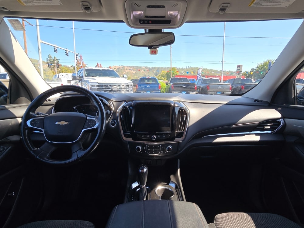 Thumbnail: 2018 Chevrolet Traverse - 11