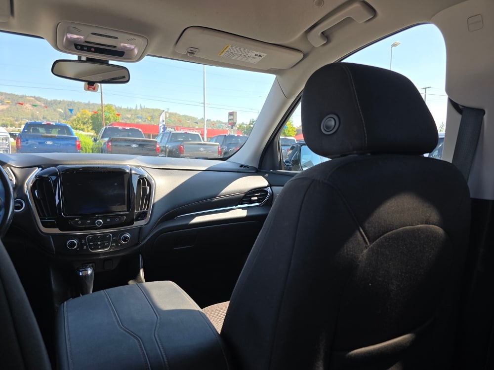 Thumbnail: 2018 Chevrolet Traverse - 9