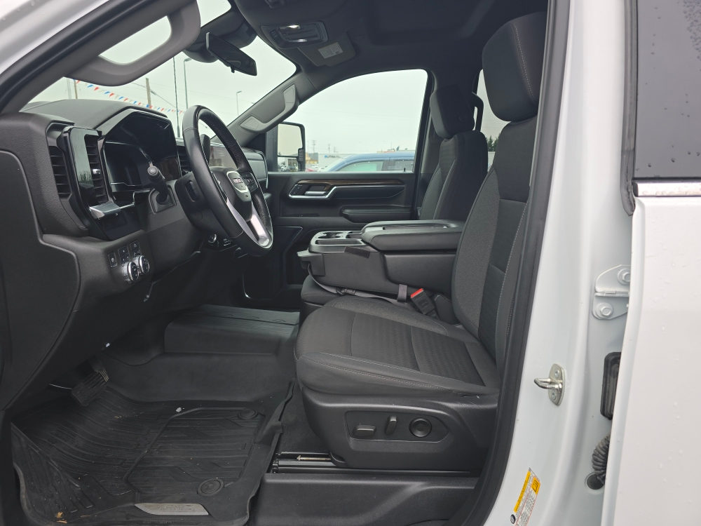 Thumbnail: 2024 GMC Sierra 3500 - 9