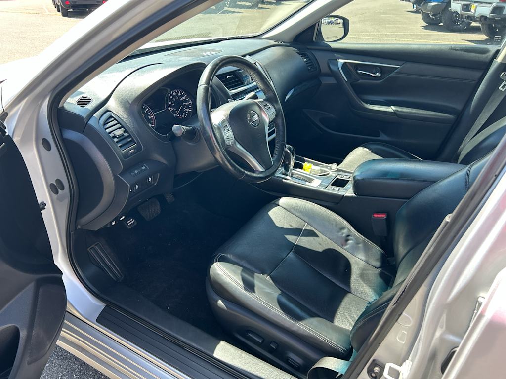 Thumbnail: 2018 Nissan Altima - 5