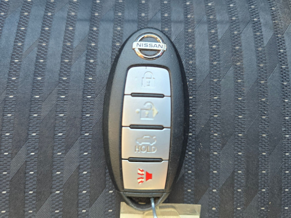 Thumbnail: 2017 Nissan Altima - 15