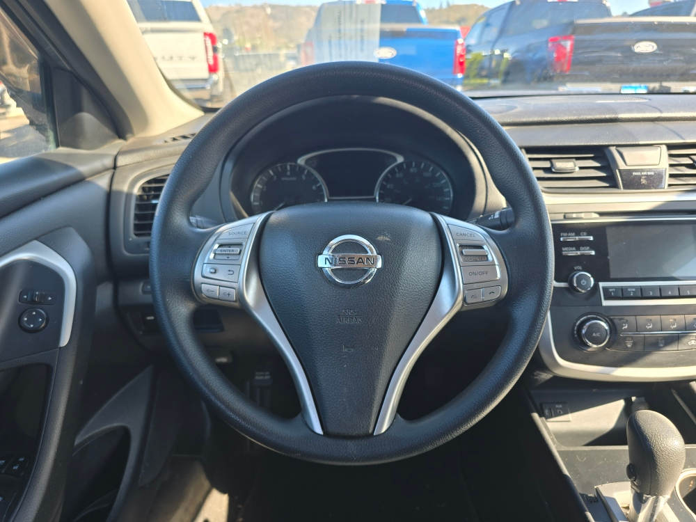 Thumbnail: 2017 Nissan Altima - 7