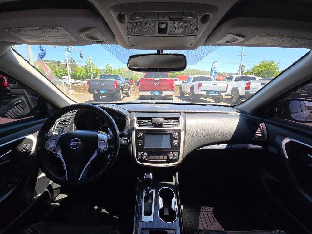 Thumbnail: 2018 Nissan Altima - 12