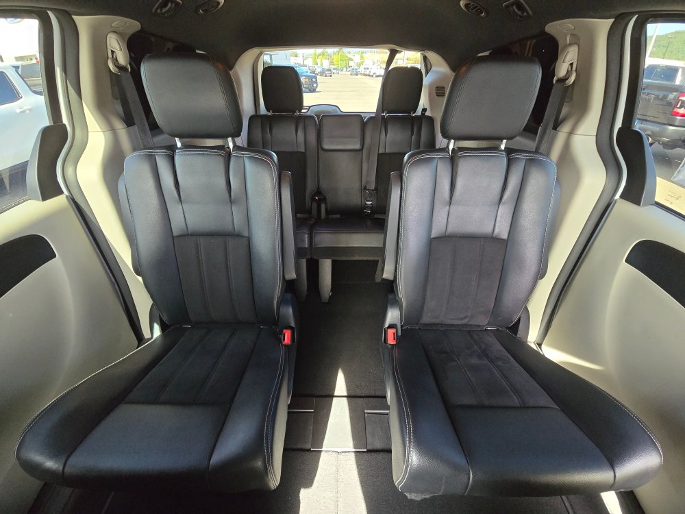 Thumbnail: 2019 Dodge Grand Caravan - 19
