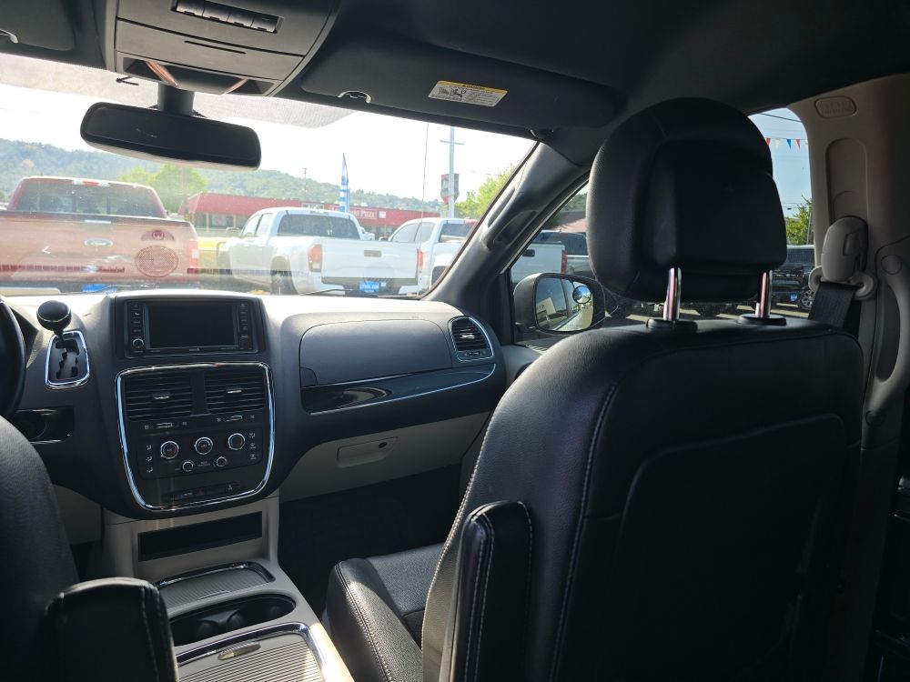 Thumbnail: 2019 Dodge Grand Caravan - 9