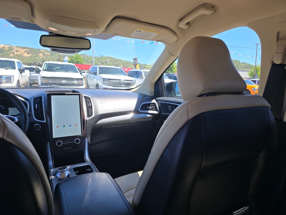 Thumbnail: 2021 Ford Edge - 10