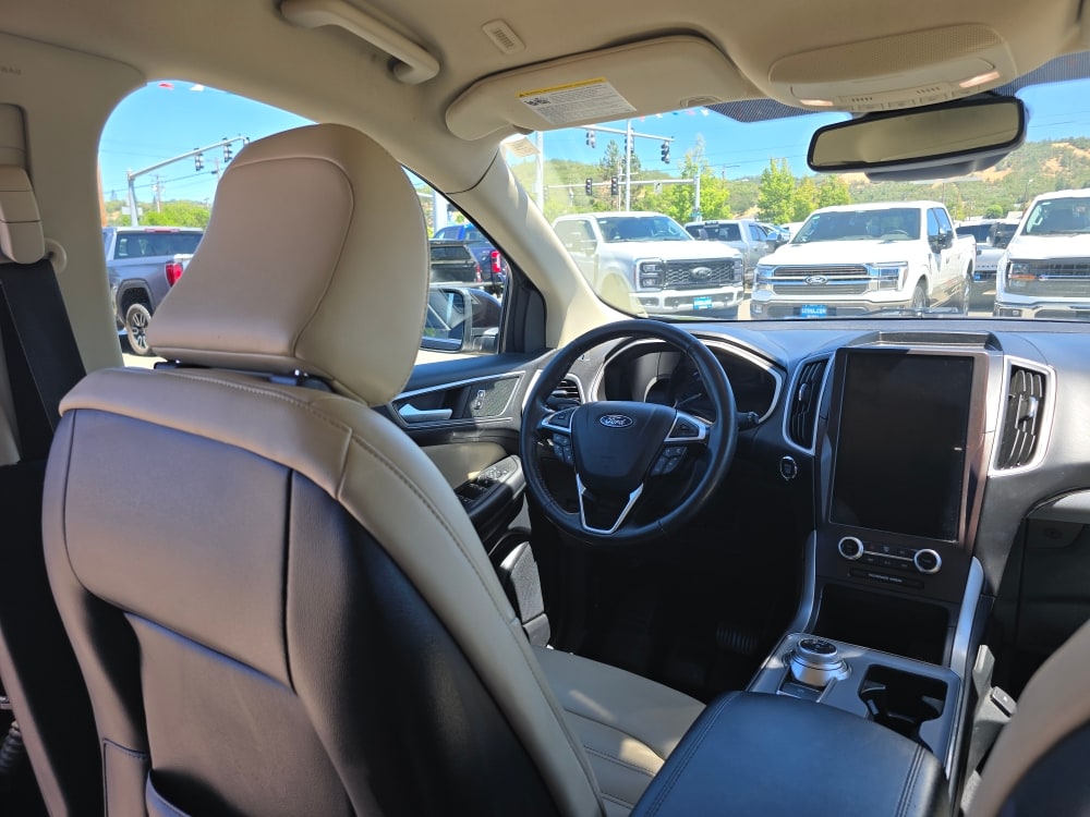 Thumbnail: 2021 Ford Edge - 2