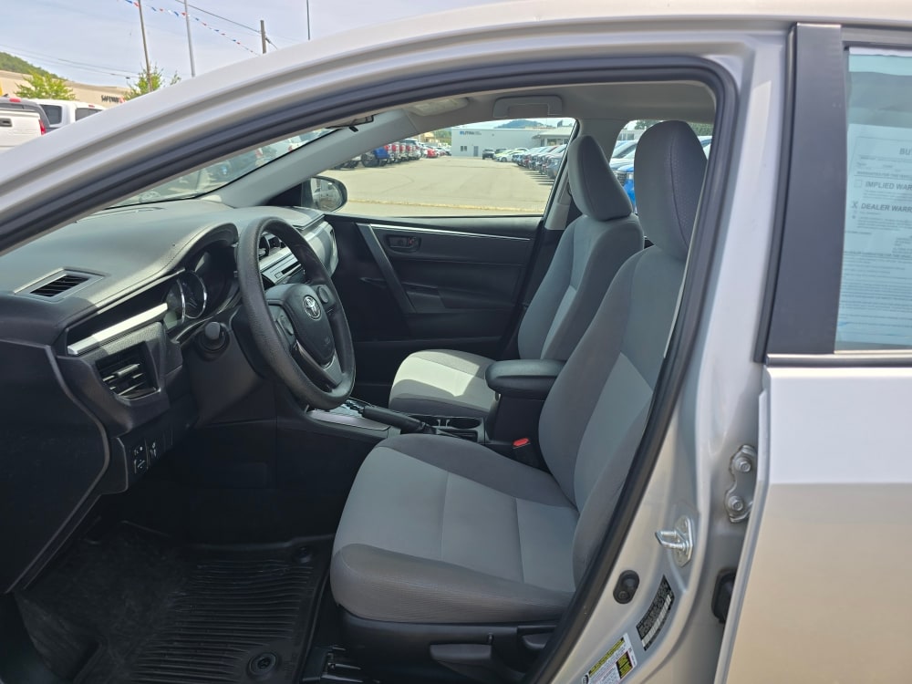 Thumbnail: 2015 Toyota Corolla - 8