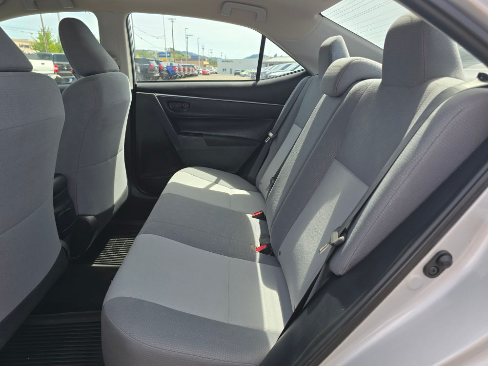 Thumbnail: 2015 Toyota Corolla - 10