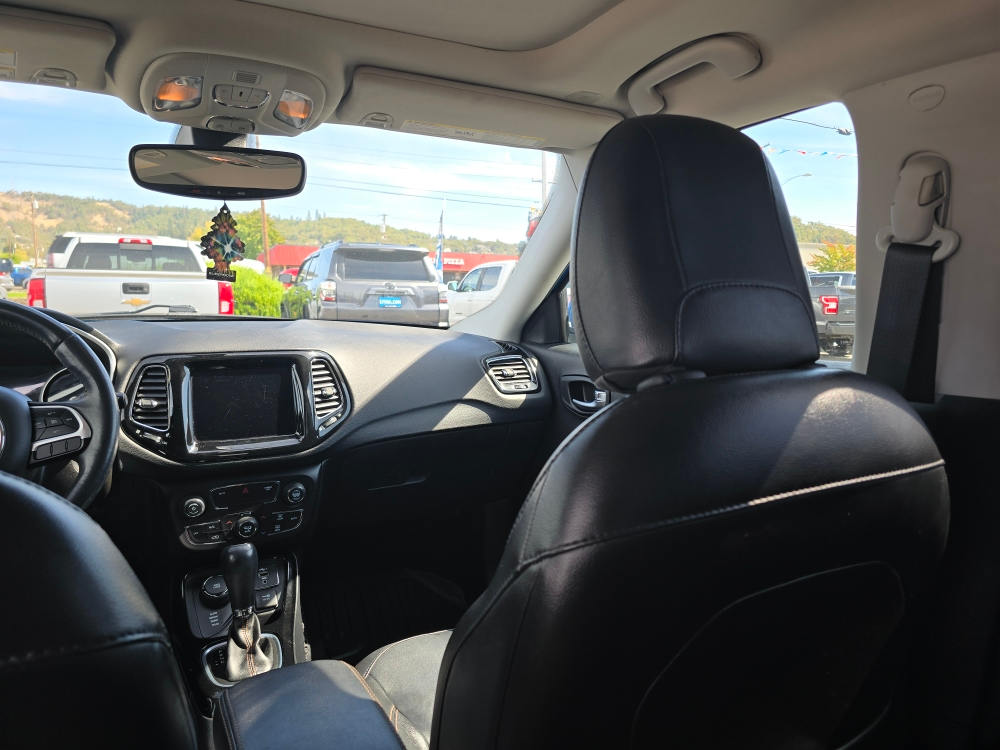 Thumbnail: 2019 Jeep Compass - 10