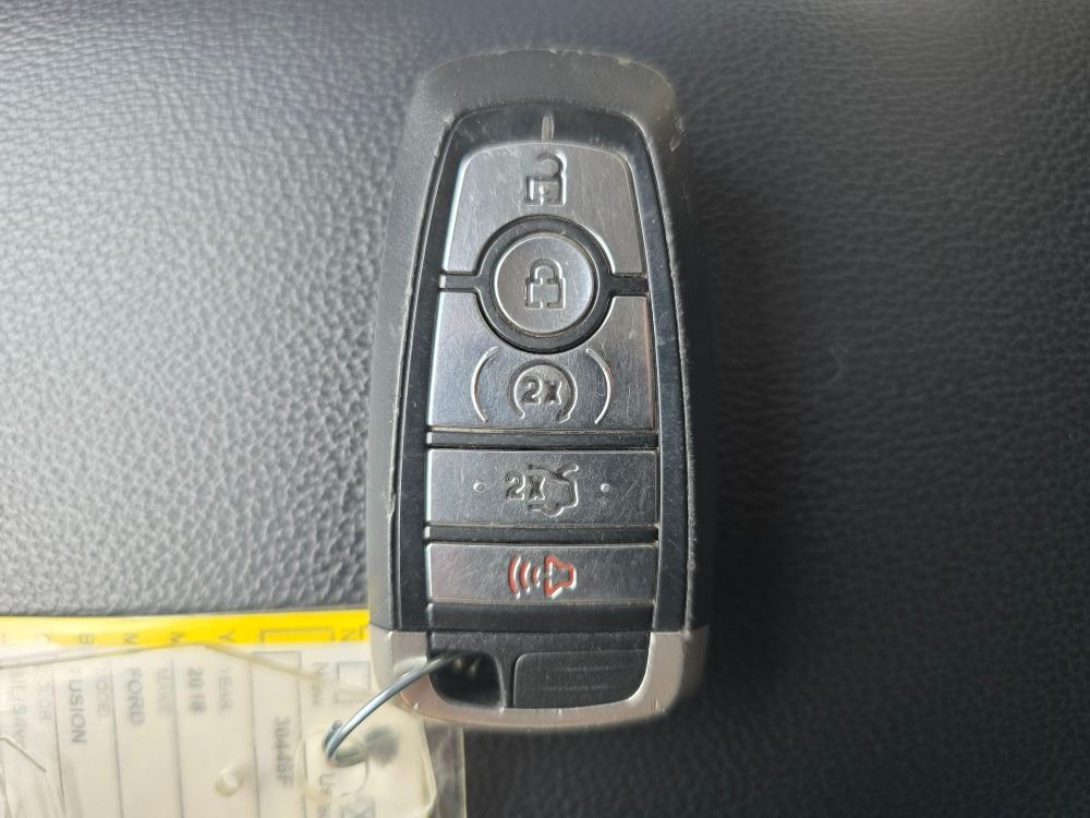 Thumbnail: 2018 Ford Fusion - 16