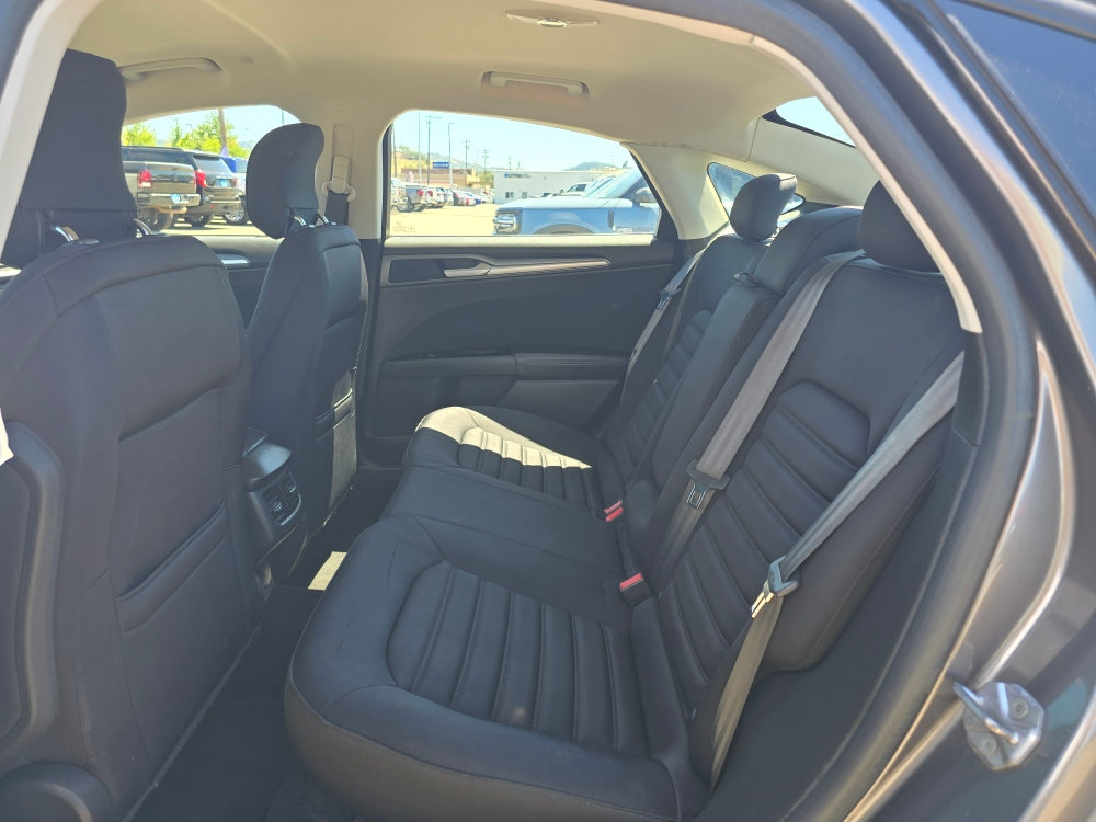 Thumbnail: 2014 Ford Fusion - 10