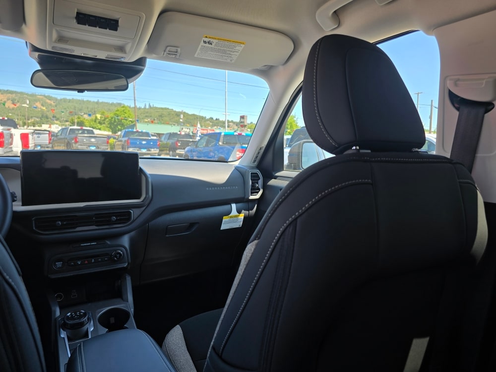 Thumbnail: 2025 Ford Bronco Sport - 9