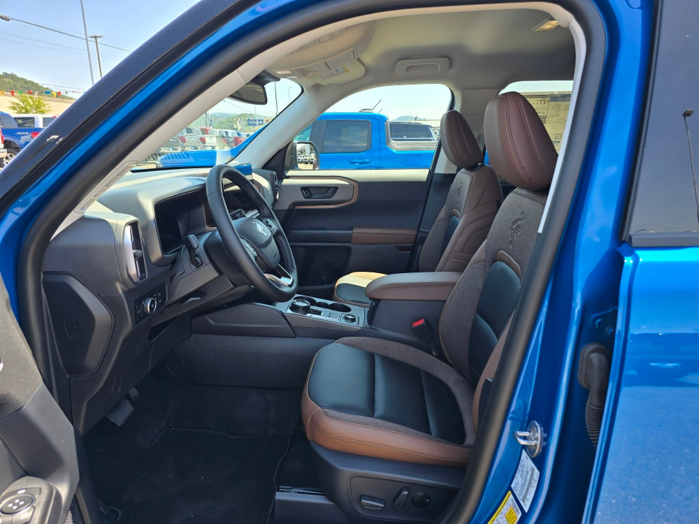 Thumbnail: 2025 Ford Bronco Sport - 8