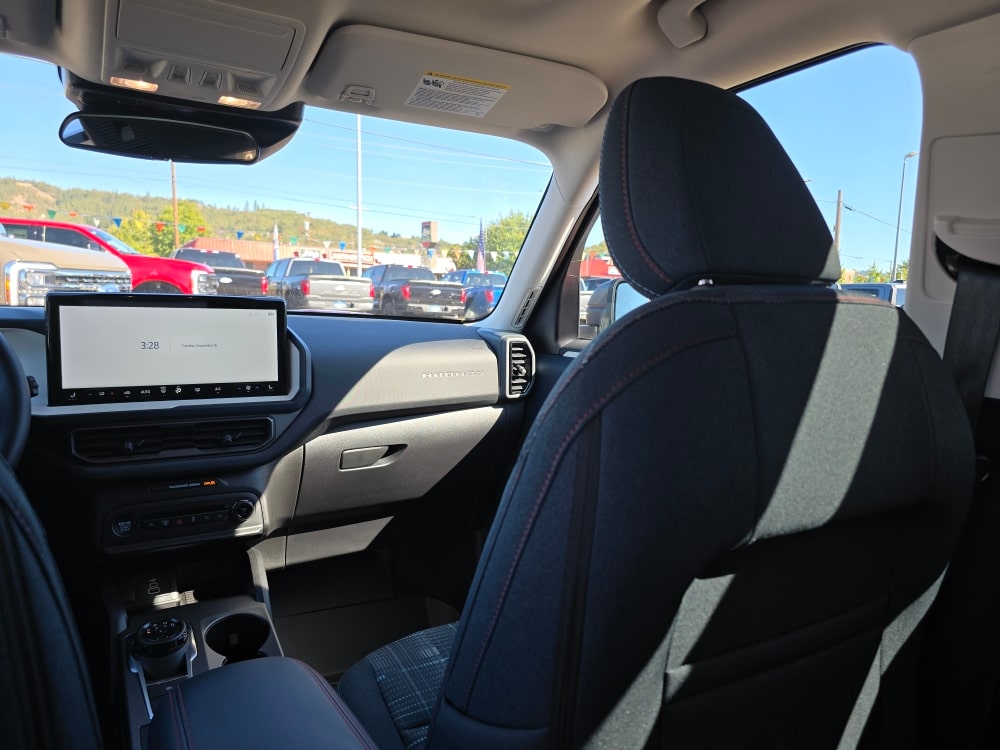 Thumbnail: 2025 Ford Bronco Sport - 9