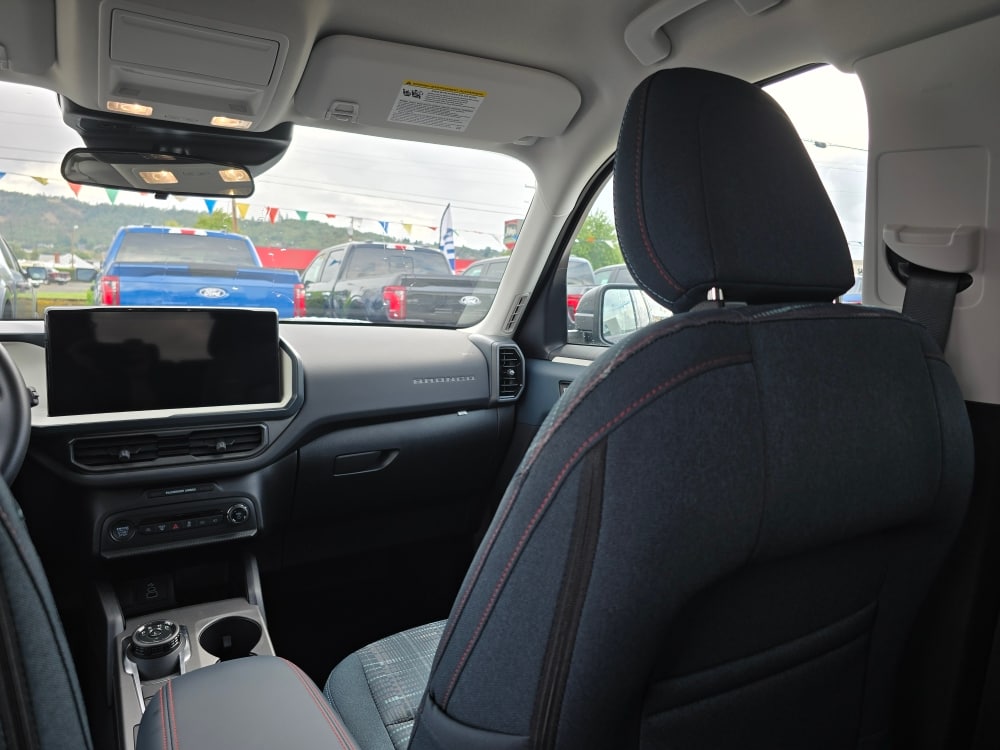 Thumbnail: 2025 Ford Bronco Sport - 9