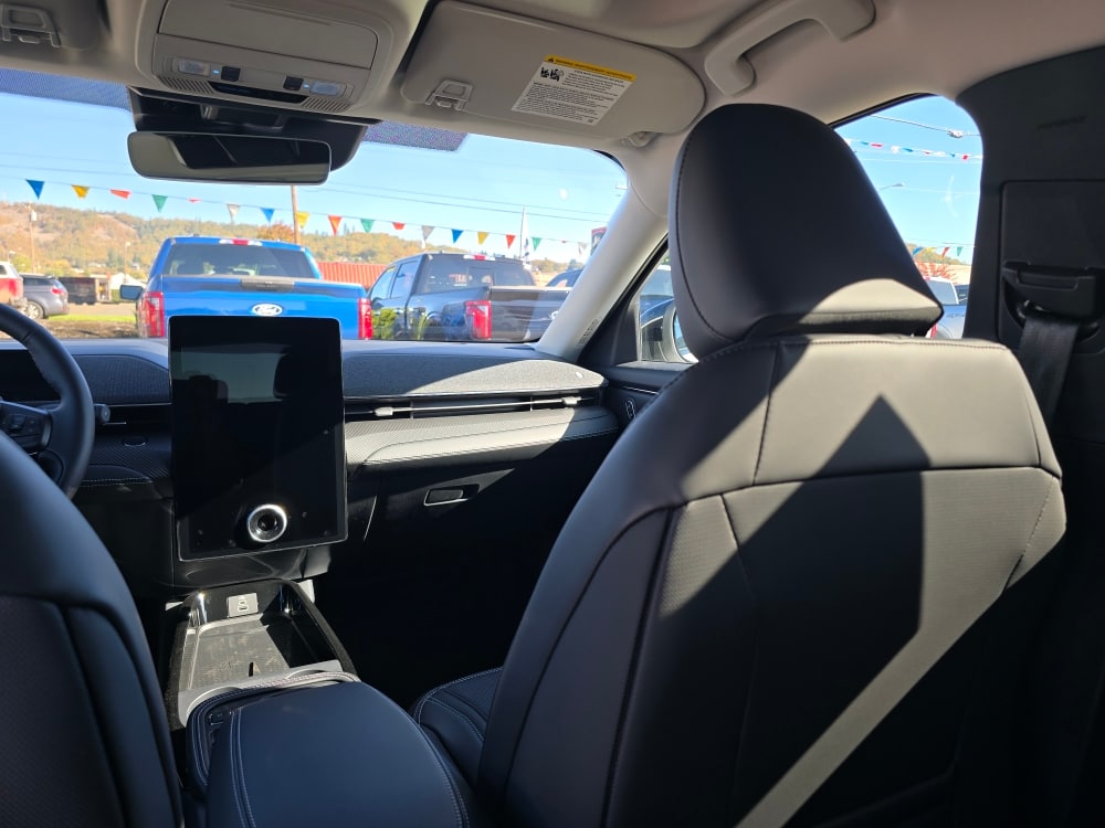 Thumbnail: 2025 Ford Mustang Mach-E - 17