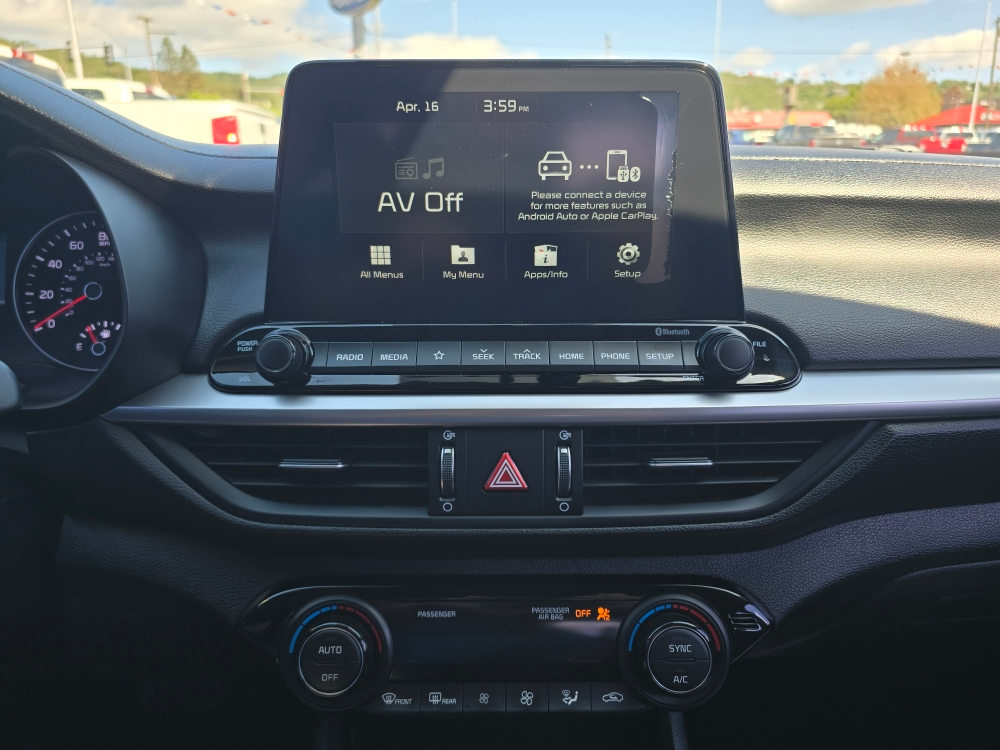 Thumbnail: 2019 Kia Forte - 12