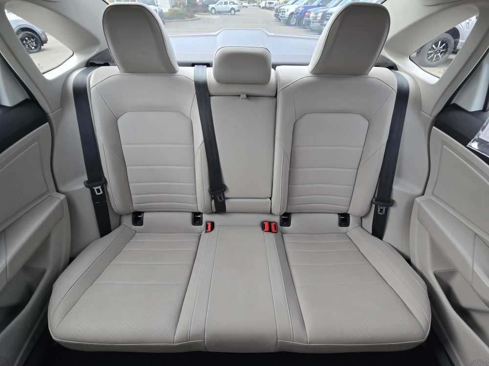 Thumbnail: 2023 Volkswagen Jetta - 18