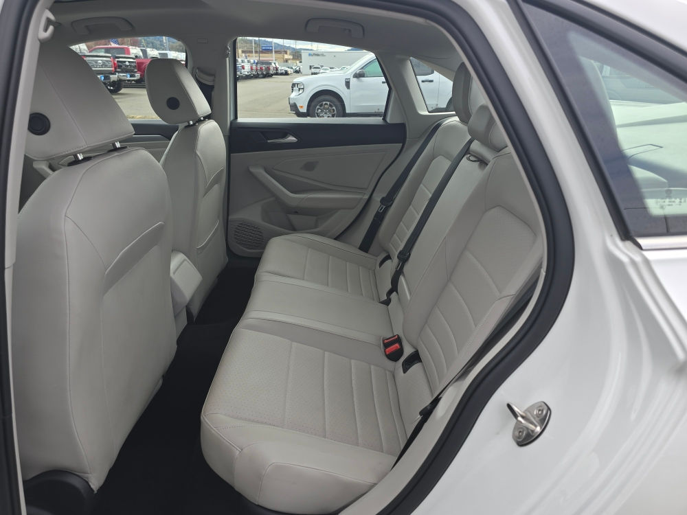 Thumbnail: 2023 Volkswagen Jetta - 10