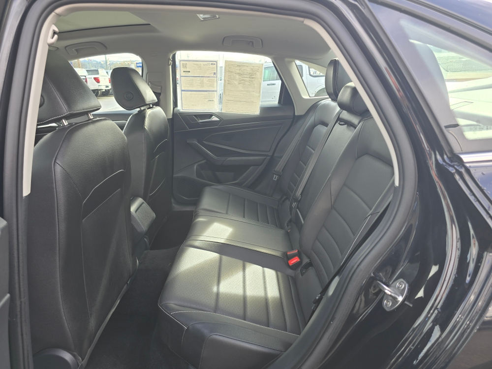 Thumbnail: 2024 Volkswagen Jetta - 9