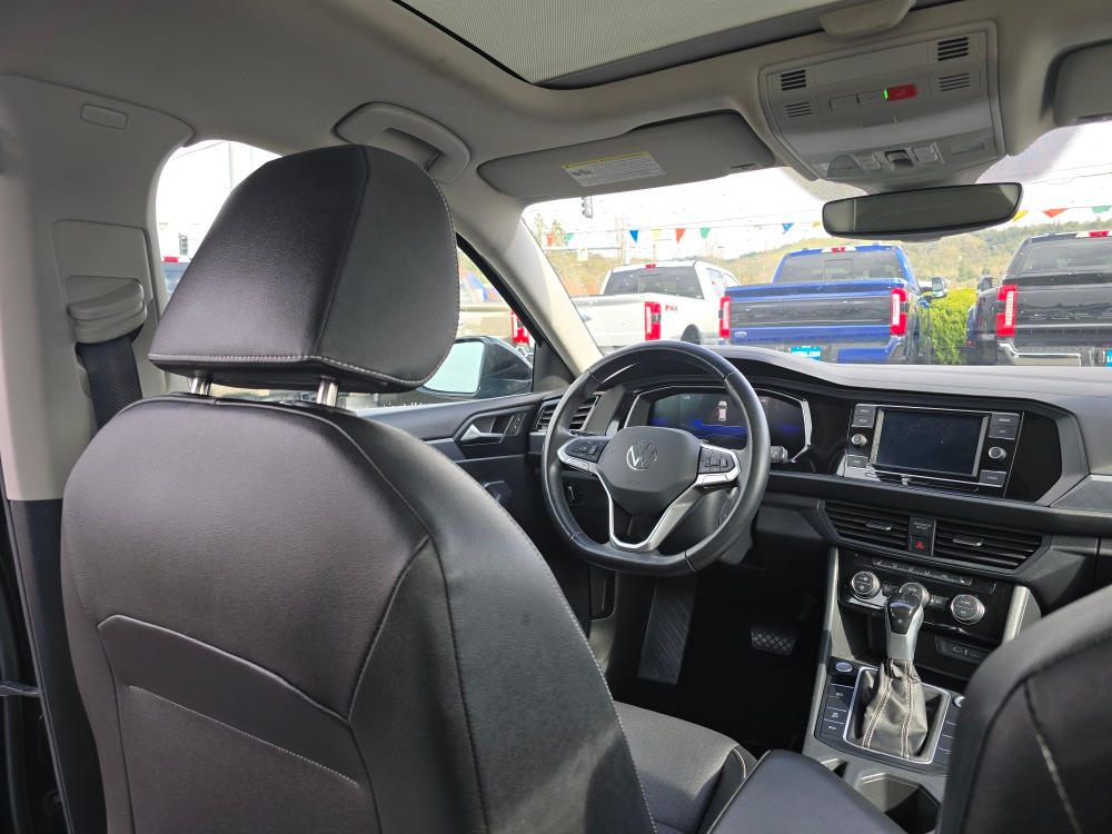 Thumbnail: 2024 Volkswagen Jetta - 2