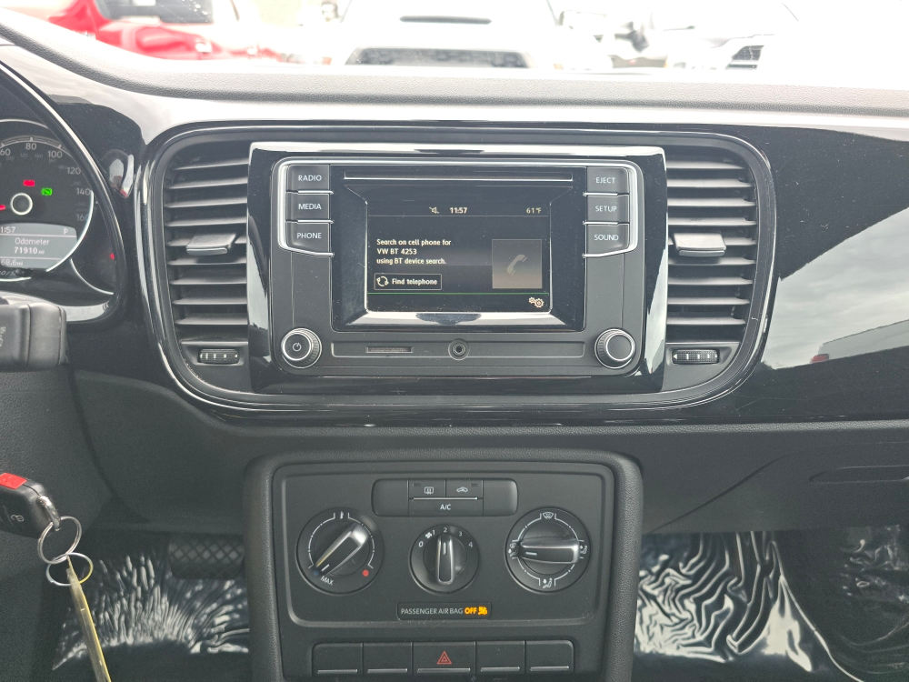 Thumbnail: 2017 Volkswagen Beetle - 11