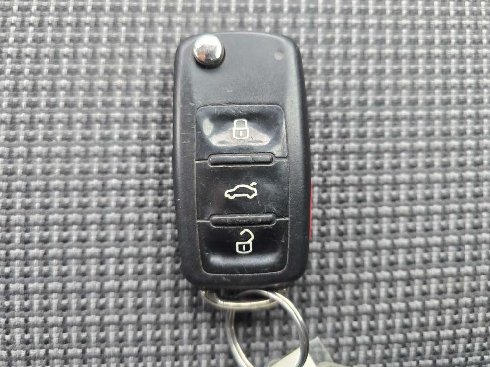 Thumbnail: 2017 Volkswagen Beetle - 14