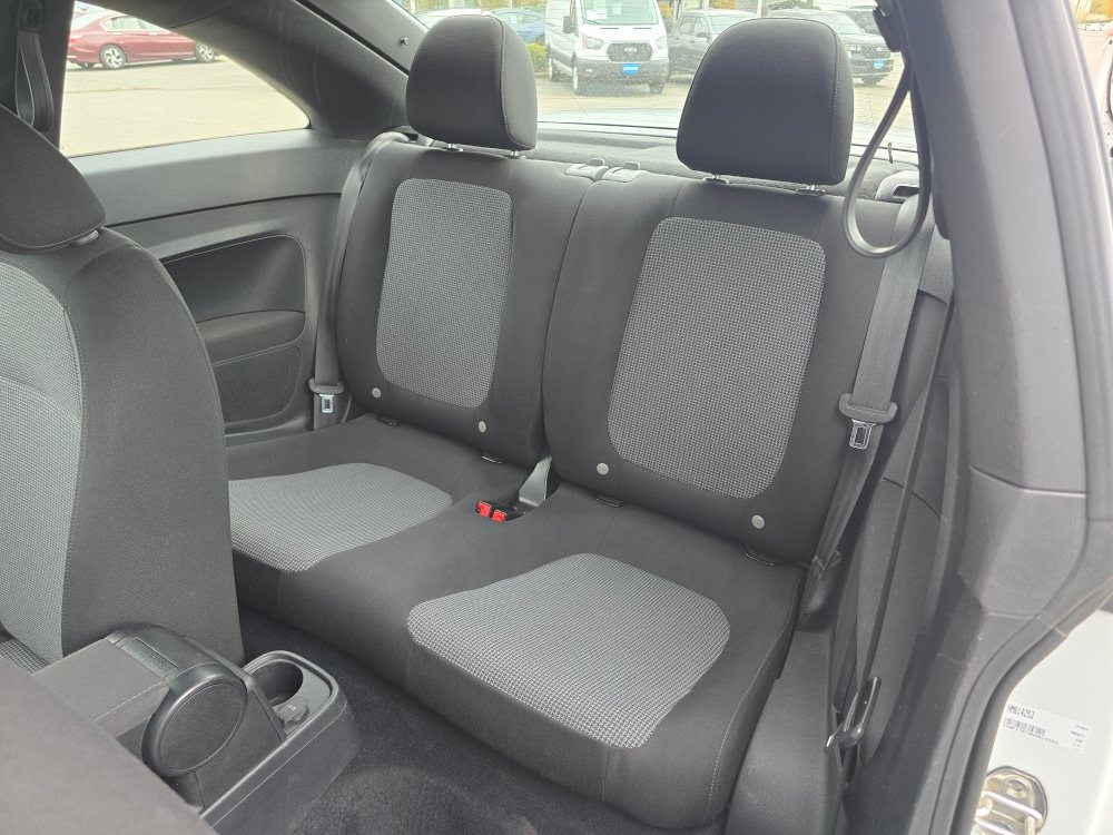 Thumbnail: 2017 Volkswagen Beetle - 10