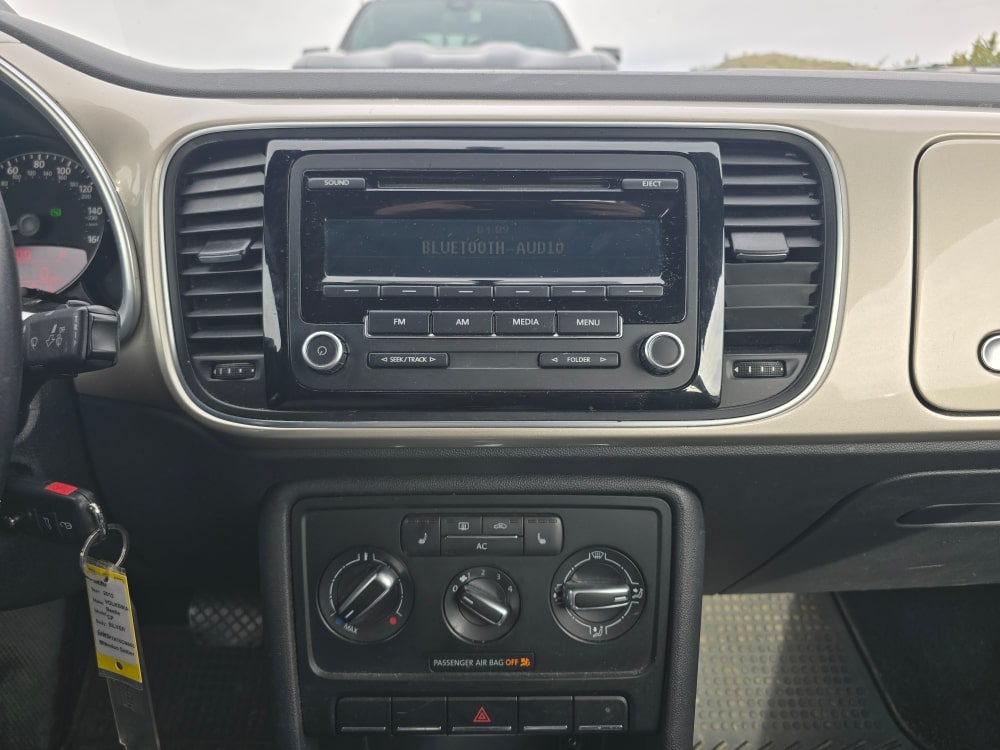 Thumbnail: 2012 Volkswagen Beetle - 12