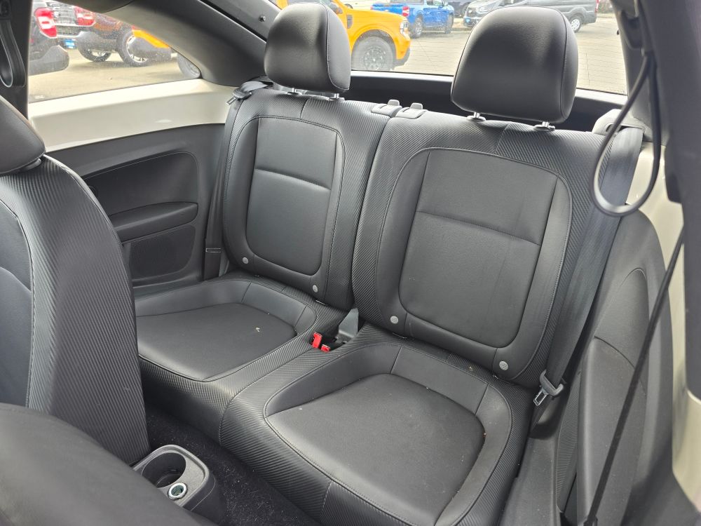 Thumbnail: 2012 Volkswagen Beetle - 11