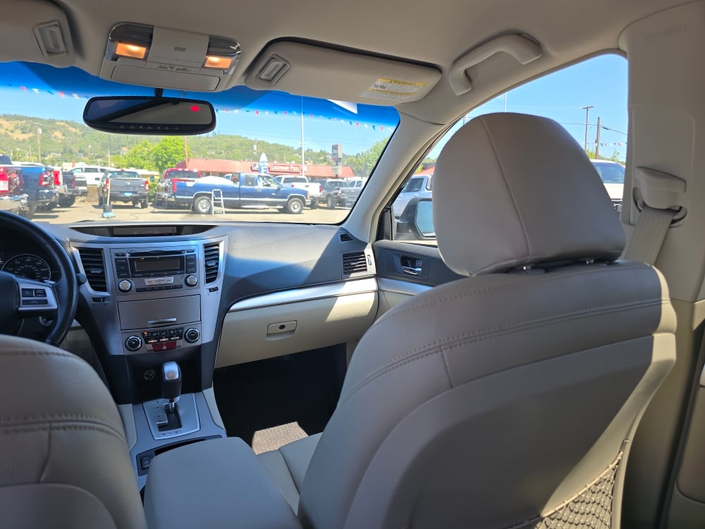 Thumbnail: 2013 Subaru Outback - 10