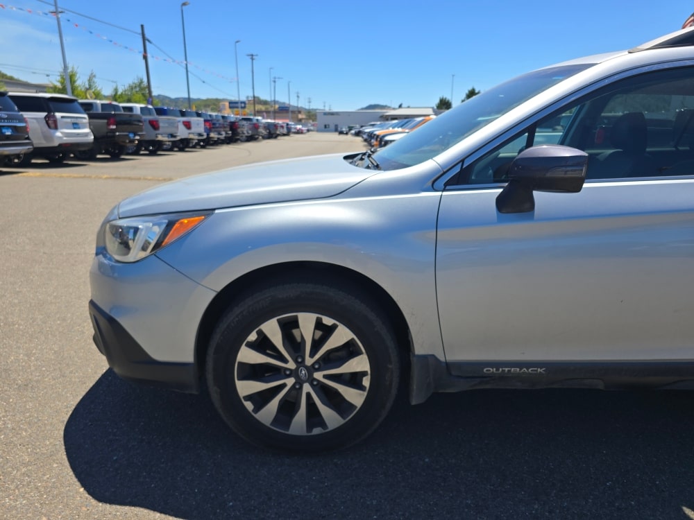 Thumbnail: 2016 Subaru Outback - 13