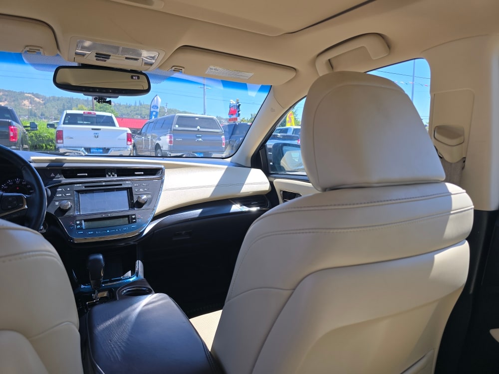 Thumbnail: 2017 Toyota Avalon - 10