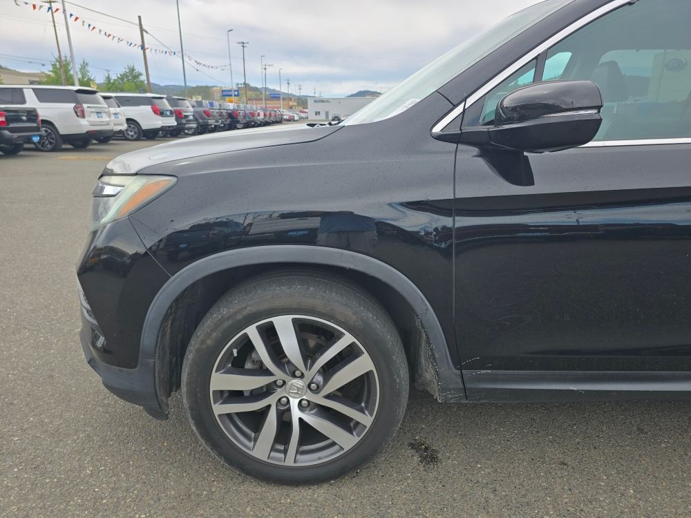 Thumbnail: 2017 Honda Pilot - 13