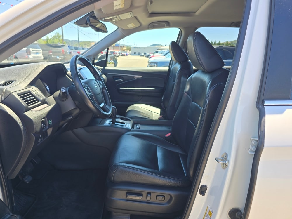Thumbnail: 2018 Honda Pilot - 8