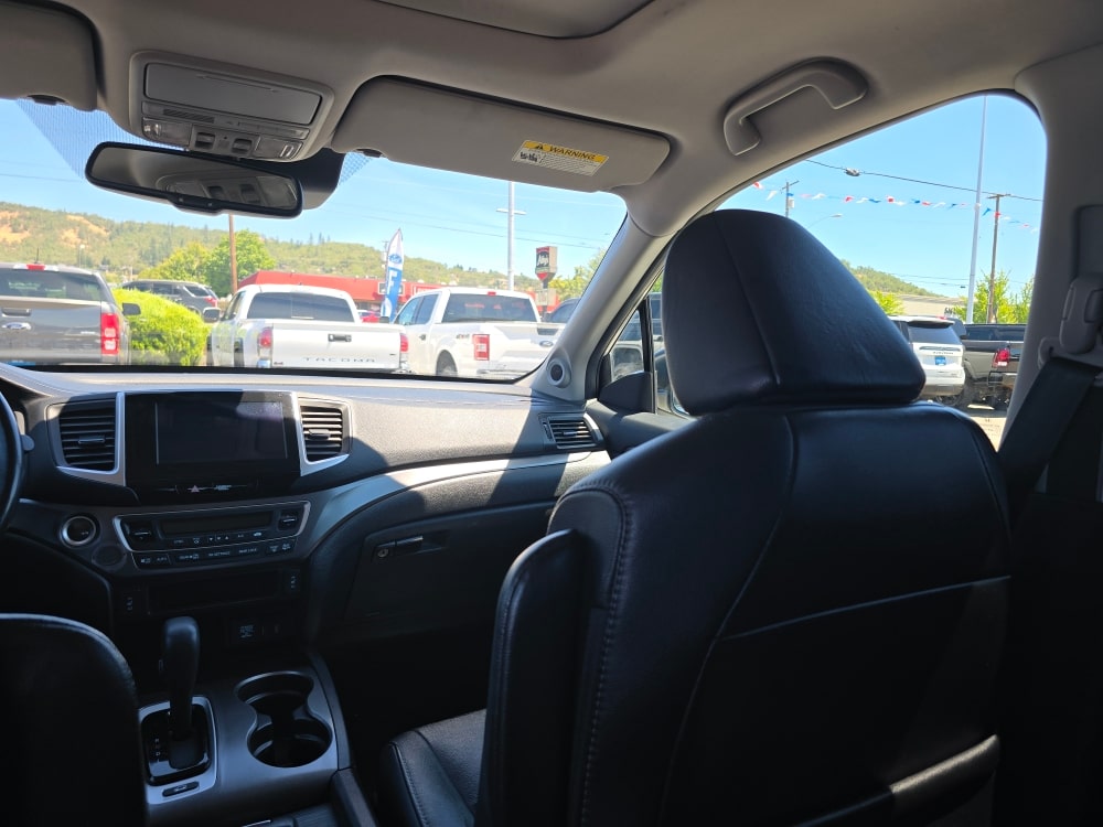 Thumbnail: 2018 Honda Pilot - 19