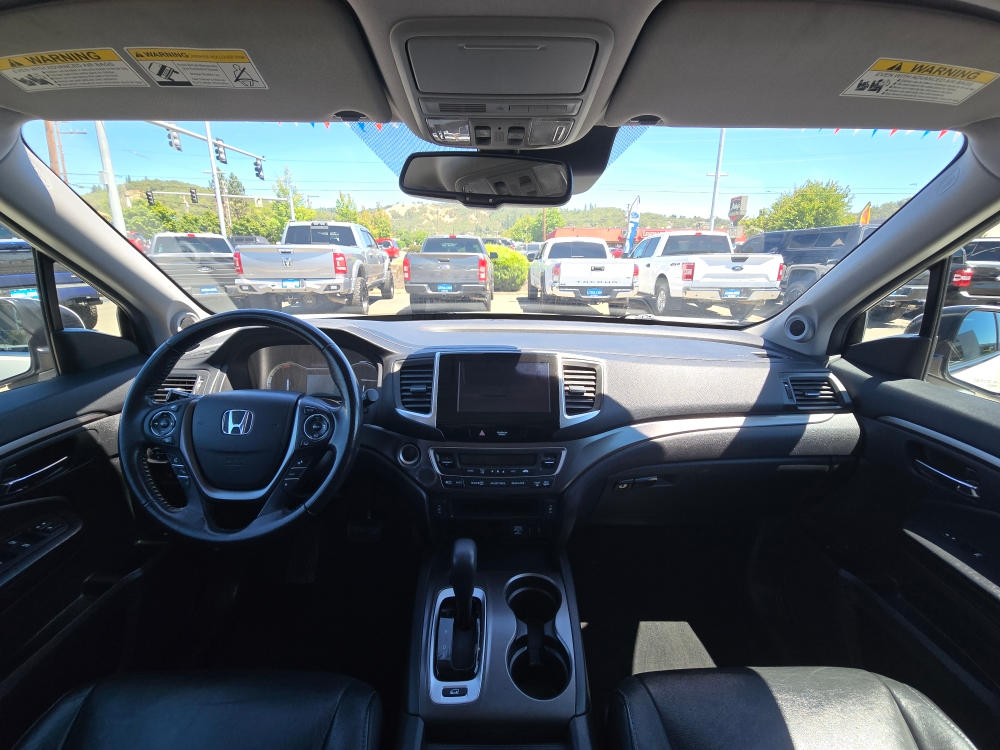 Thumbnail: 2018 Honda Pilot - 10