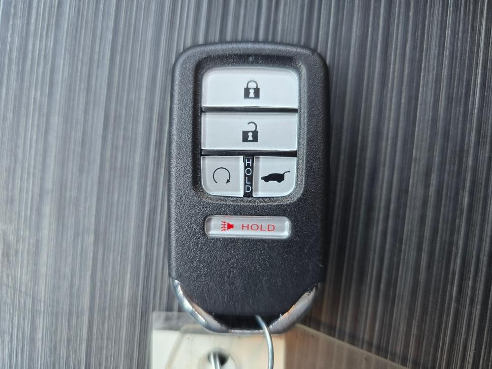 Thumbnail: 2017 Honda Pilot - 15