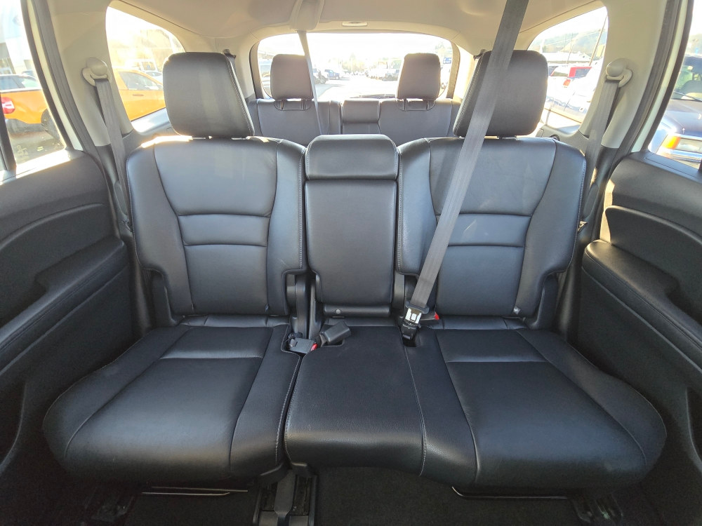 Thumbnail: 2017 Honda Pilot - 20