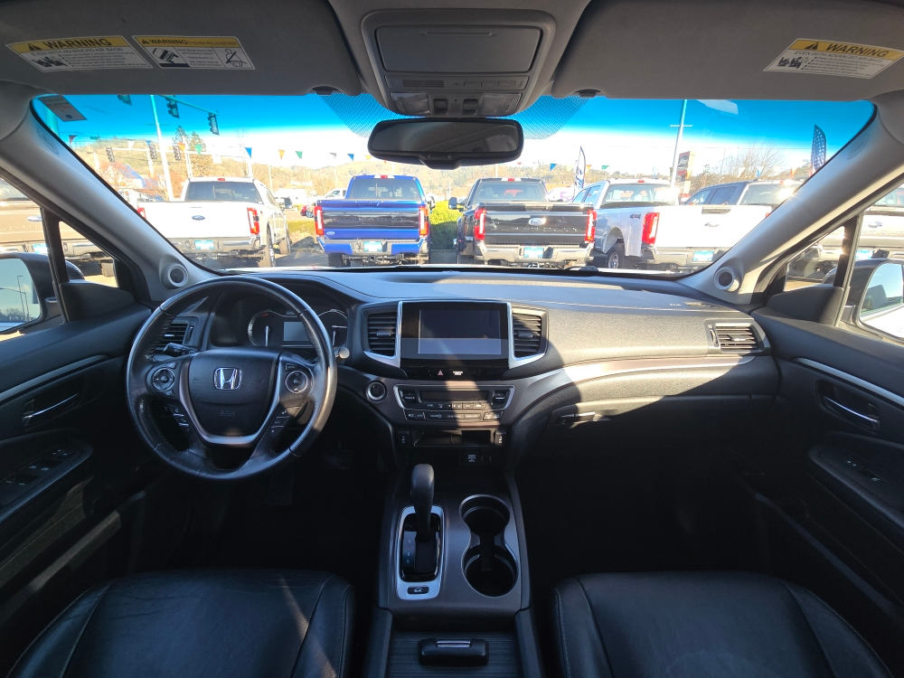 Thumbnail: 2017 Honda Pilot - 11