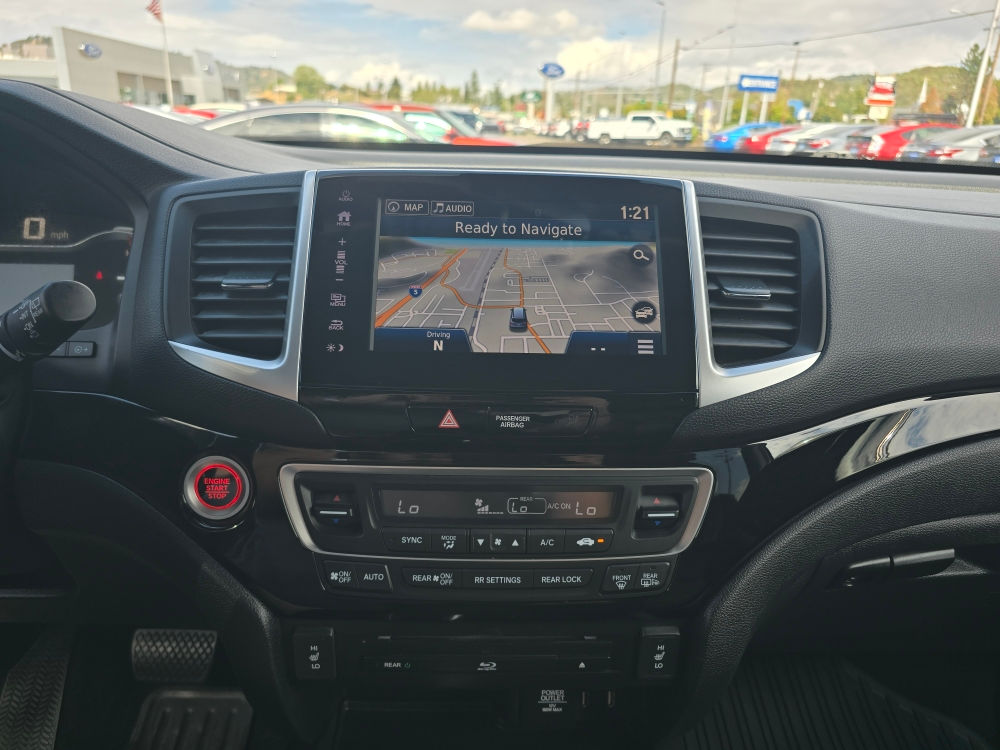 Thumbnail: 2018 Honda Pilot - 12
