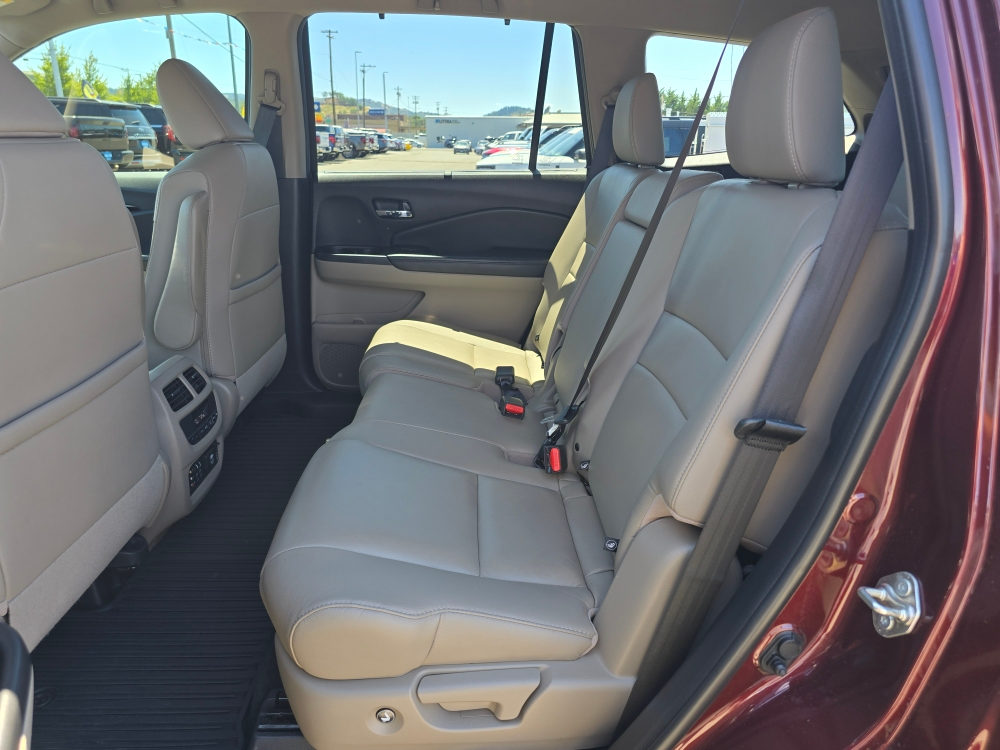 Thumbnail: 2018 Honda Pilot - 11