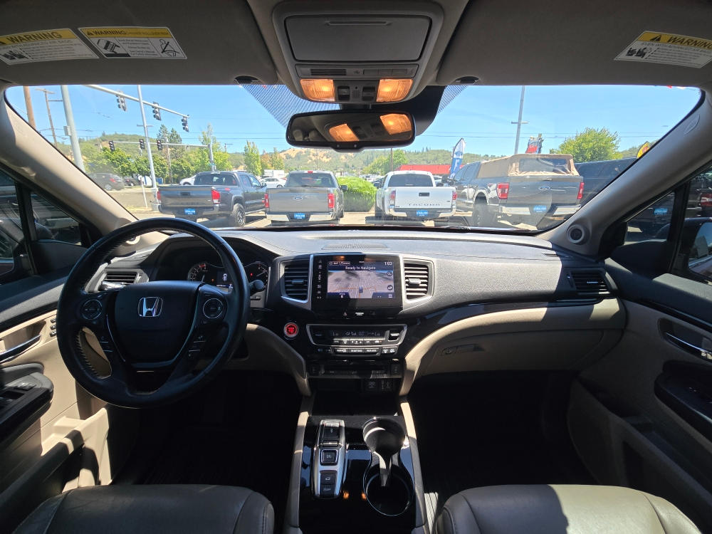 Thumbnail: 2018 Honda Pilot - 12