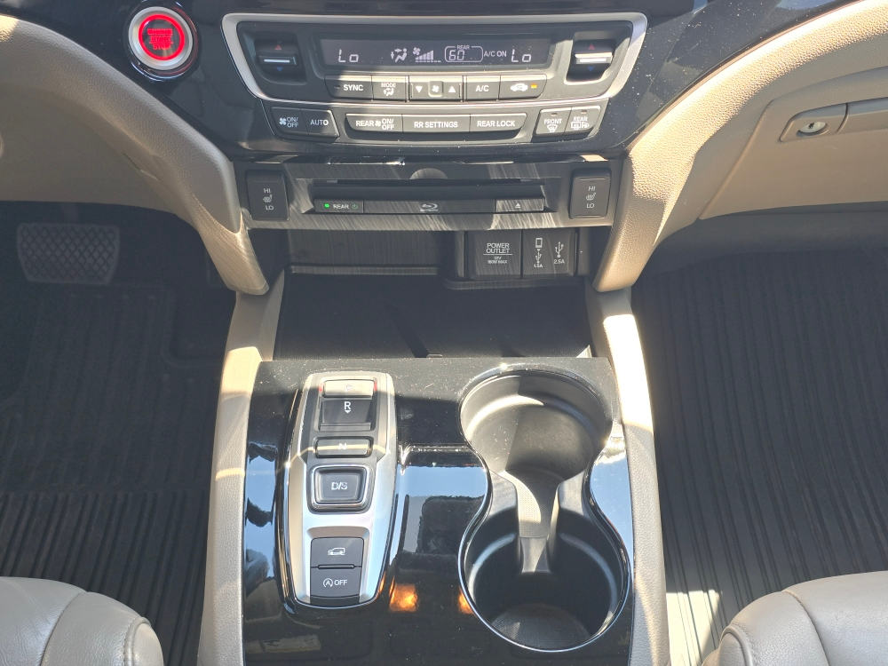 Thumbnail: 2018 Honda Pilot - 14